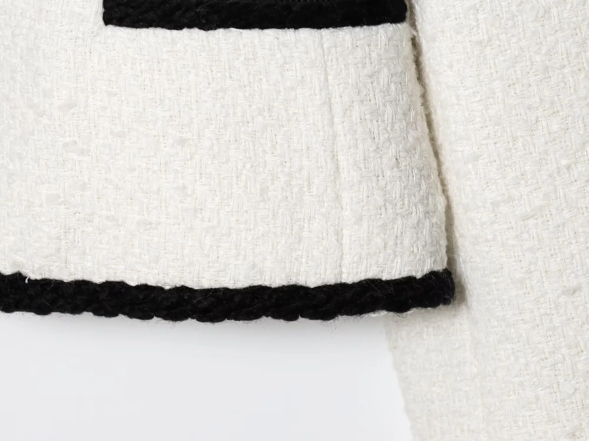 BSAY Damen-Mantel im kleinen, duftenden Stil, 2025, Herbst, neue Kollektion, Farbkontrastrand, Metallknopfschlaufe, Samtmantel – Detail 10