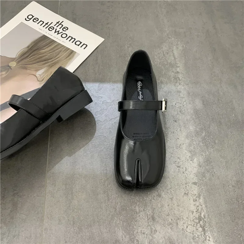 Novelty Split Toe flat shoes woman quality leather mary janes Japanese style trotters flats ankle bele Tabi ninja loafers women 6