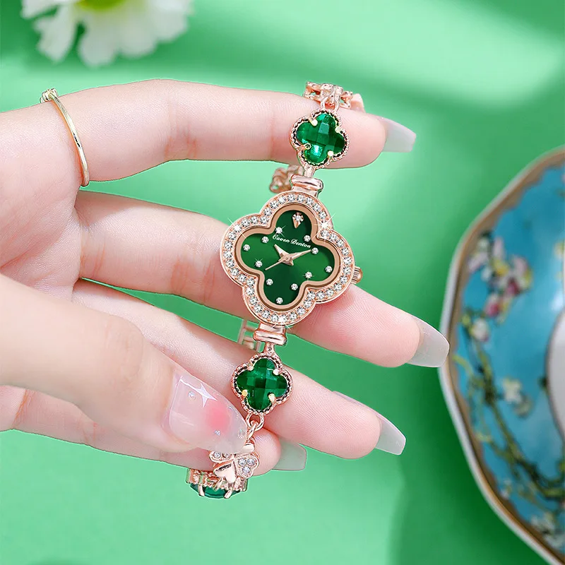 Fashion Quartz Classic Luxury Ladies Watch Bracelet Wristwatch for Women Shiny Imitation Diamond Waterproof Montres Pour Femmes 2