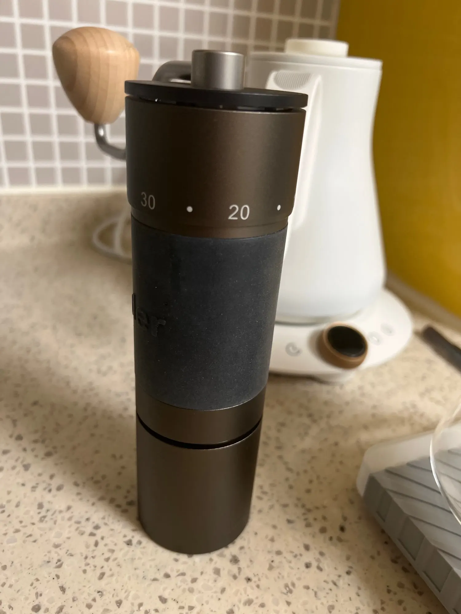 Kingrinder K4 /K6 manual coffee grinder portable mill 420stainless steel 48mm stainless steel Titanium plating burr photo review