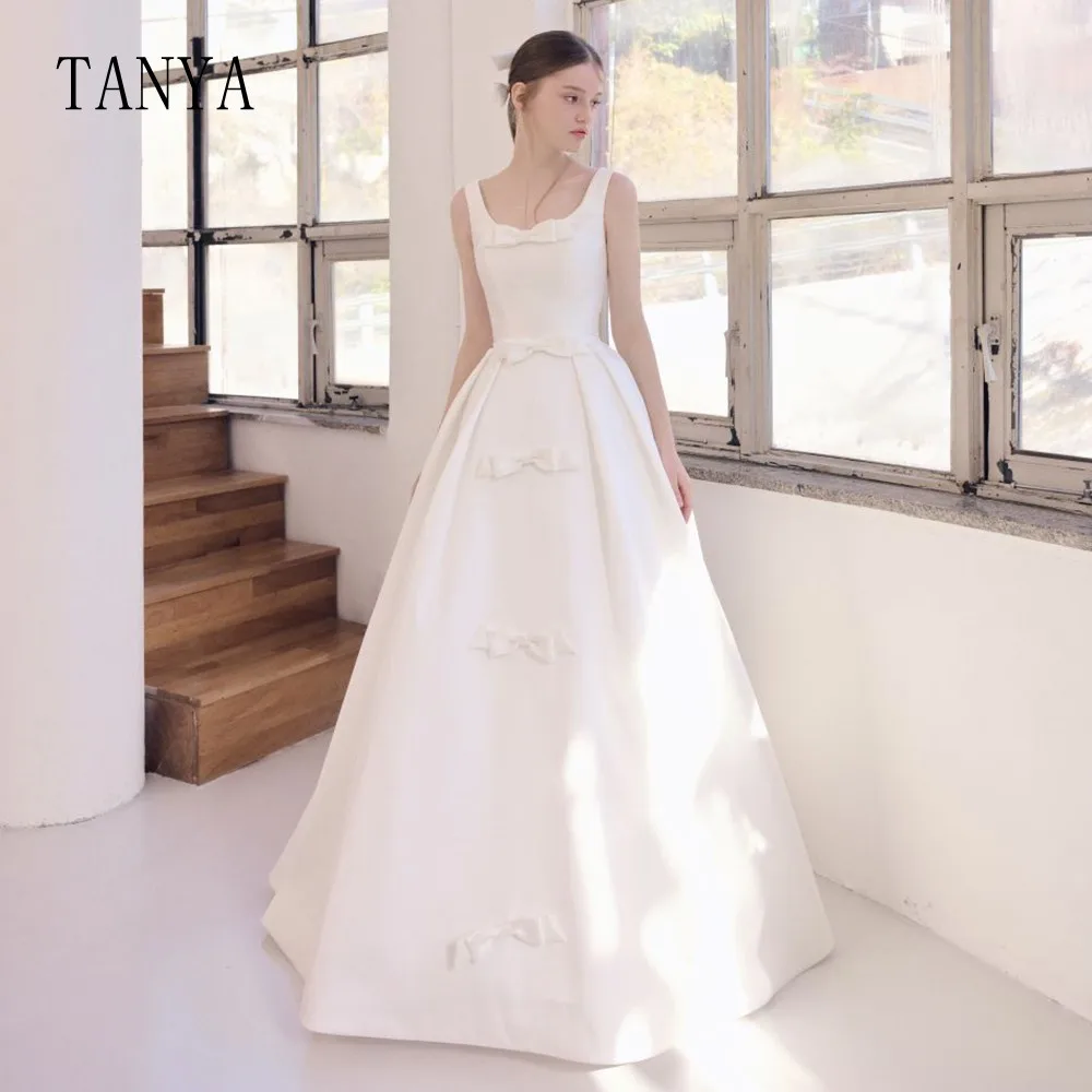 

Elegant A Line Scoop Neckline Wedding Dresses For Women Satin Sleeveless Floor Length Simple Lace Up Back Bridal Gown With Bows