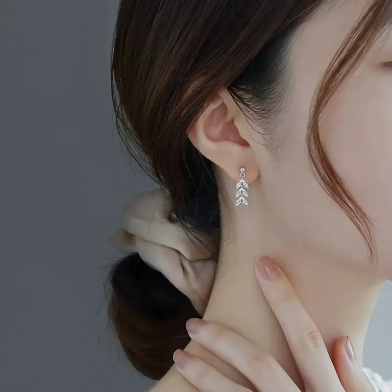 Рисунок 4 - Женские серьги-гвоздики из серебра 925 пробы