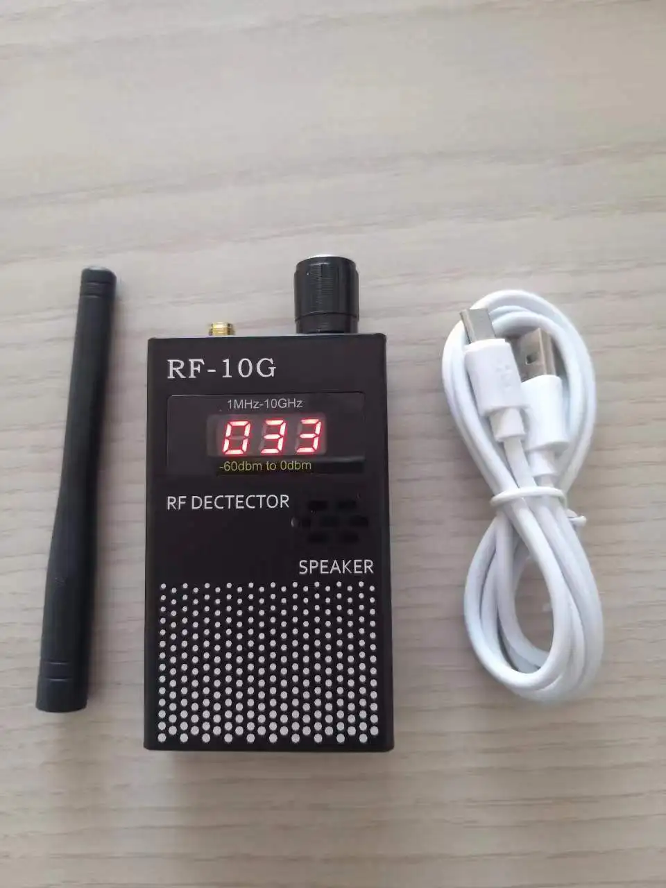 

Digital Field Strength Meter RF-10G Power Meter Radio Detector 1MHz-10GHz