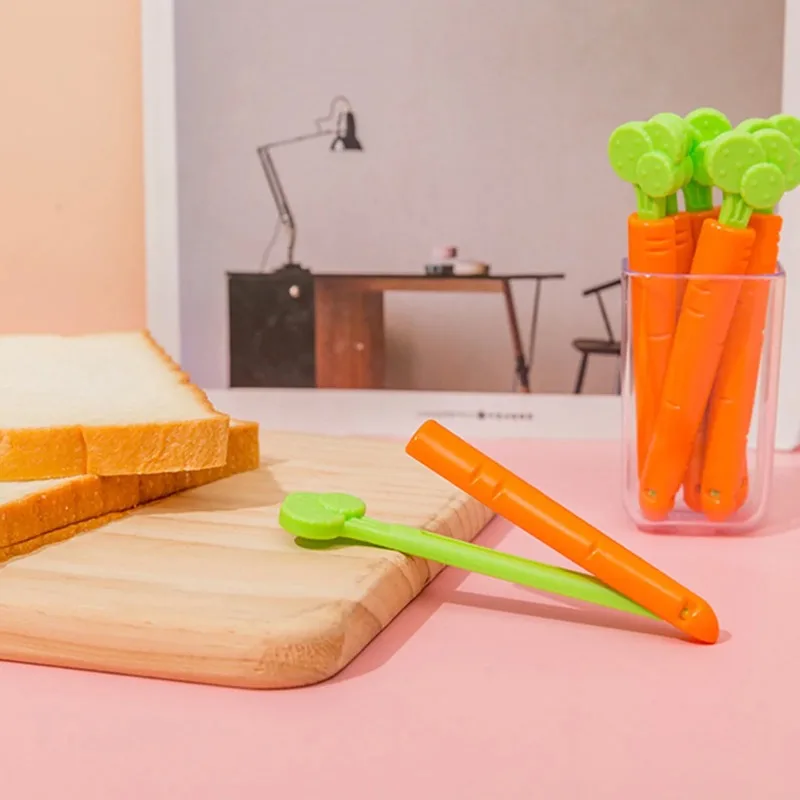 Carrot-Shaped Travel Cutlery with Long Handle Rice Spoon and Spatula Non-Heat Resistant Cartoon Design for Kitchen Accessories