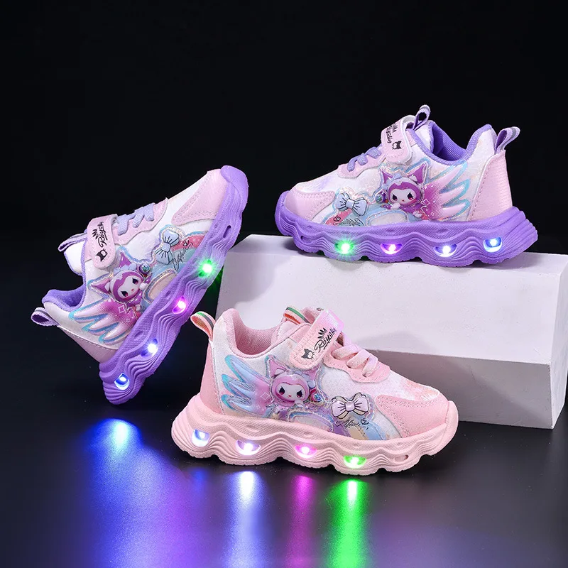 2026 Sommer Sanrio Kuromi Kinder Freizeitschuhe Neuer Stil LED-Licht Sneakers Kinder Rutschfeste Laufschuhe