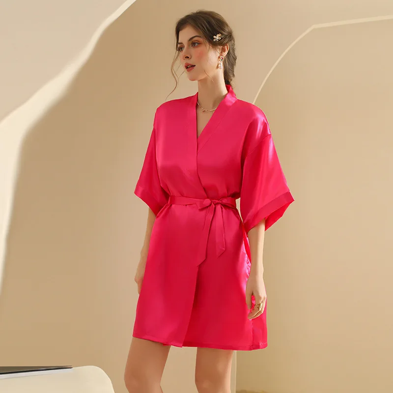 rose red robe