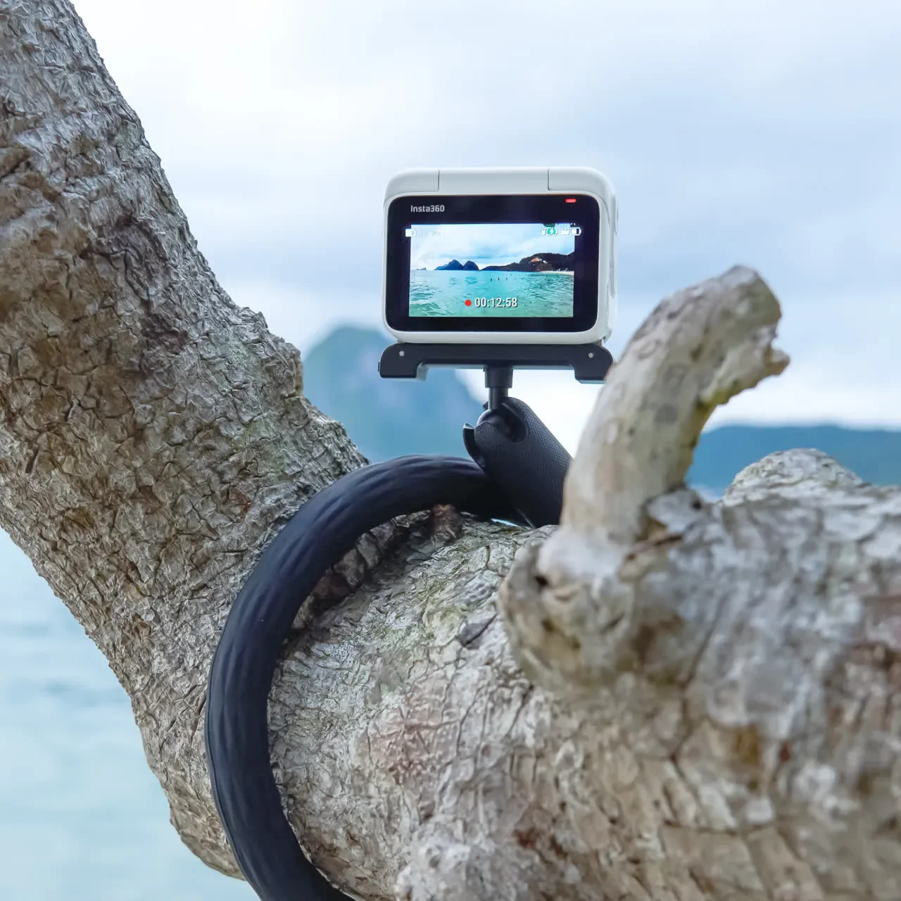 Ultra-Versatile Insta360 Universal Accessories Pack for Enhanced Camera Capabilities