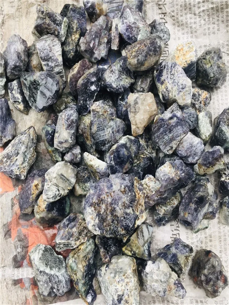 1000 g natürliches Kristallstein-Blutstropfen-Cordierit-Mineralexemplar – Detail 4