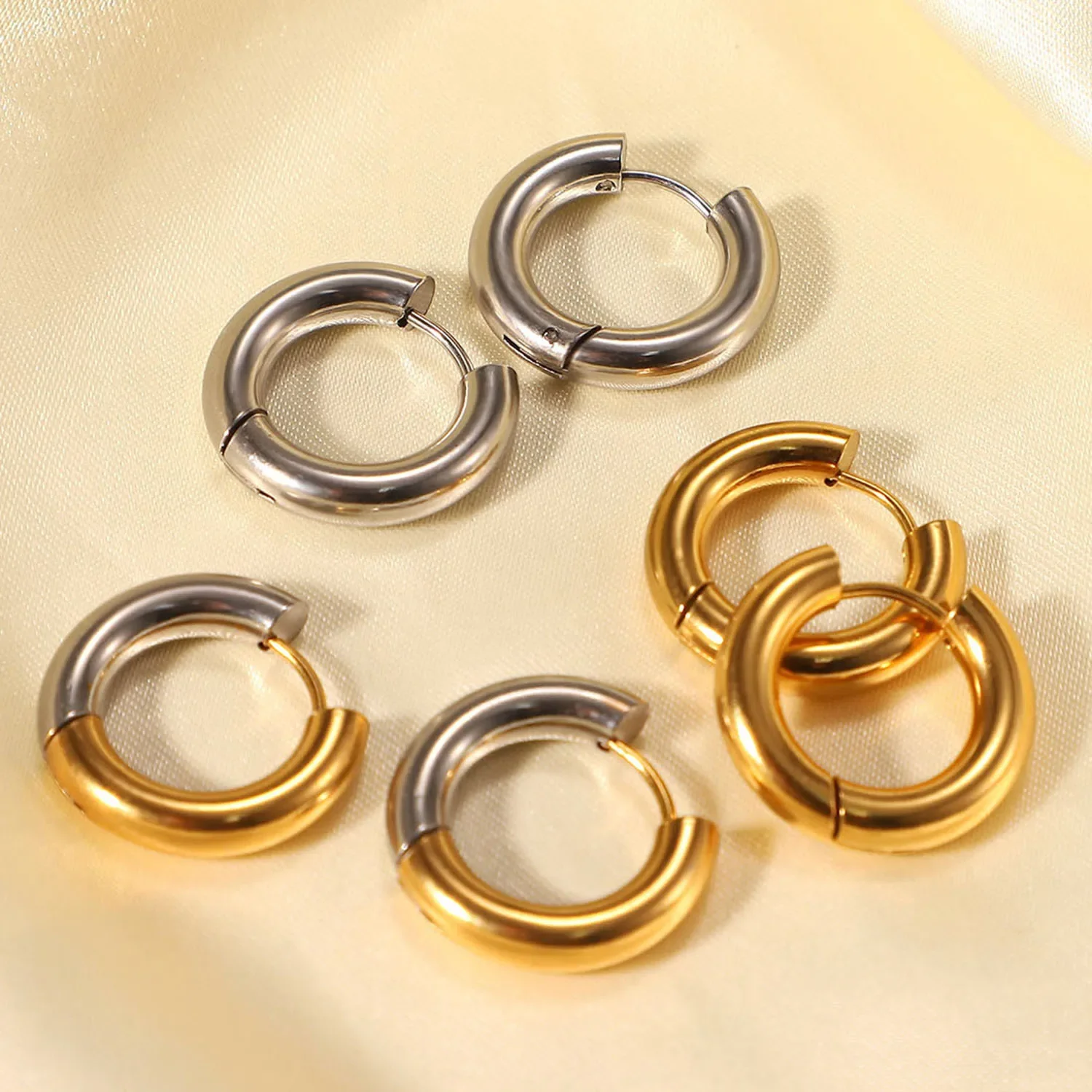 Korean Earring 4mm Hiphop Rock Geometric Round Stainless Steel Hoop Earrings Women Vintage Punk  Earclip Ear Loop Party Jewelry 4