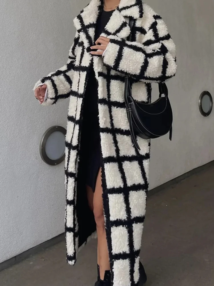 

Faux Lamb Woolen Women Coat Plaid Long Winter Female Check Trench Coats Thick Streetwear Black White Lady Warm Midi Jackets