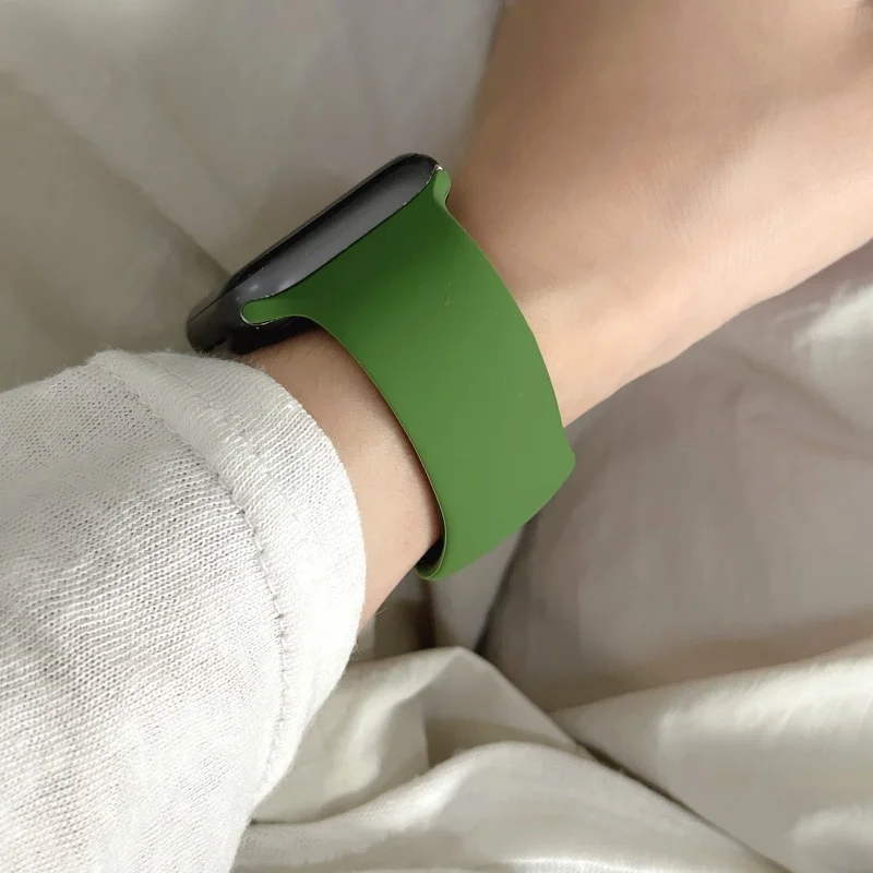 Premium Silicone Sports Band for Smartwatches - Versatile Size Options