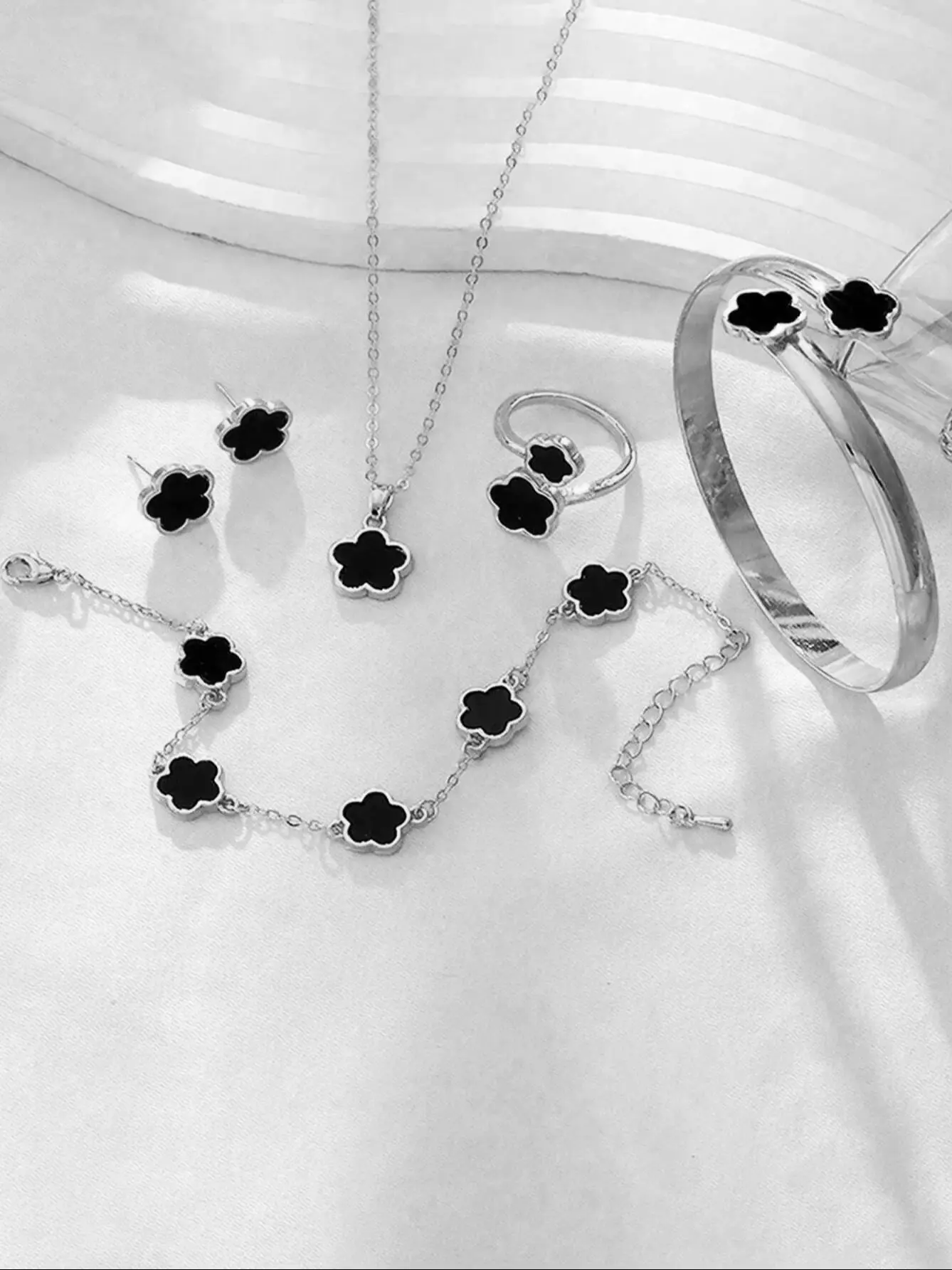 5pcs Lucky Five-petal Flower Women's Jewelry Set, Fashion Flower Bracelet + Necklace + Earrings + Bracelet + Ring, Birthday, Ann