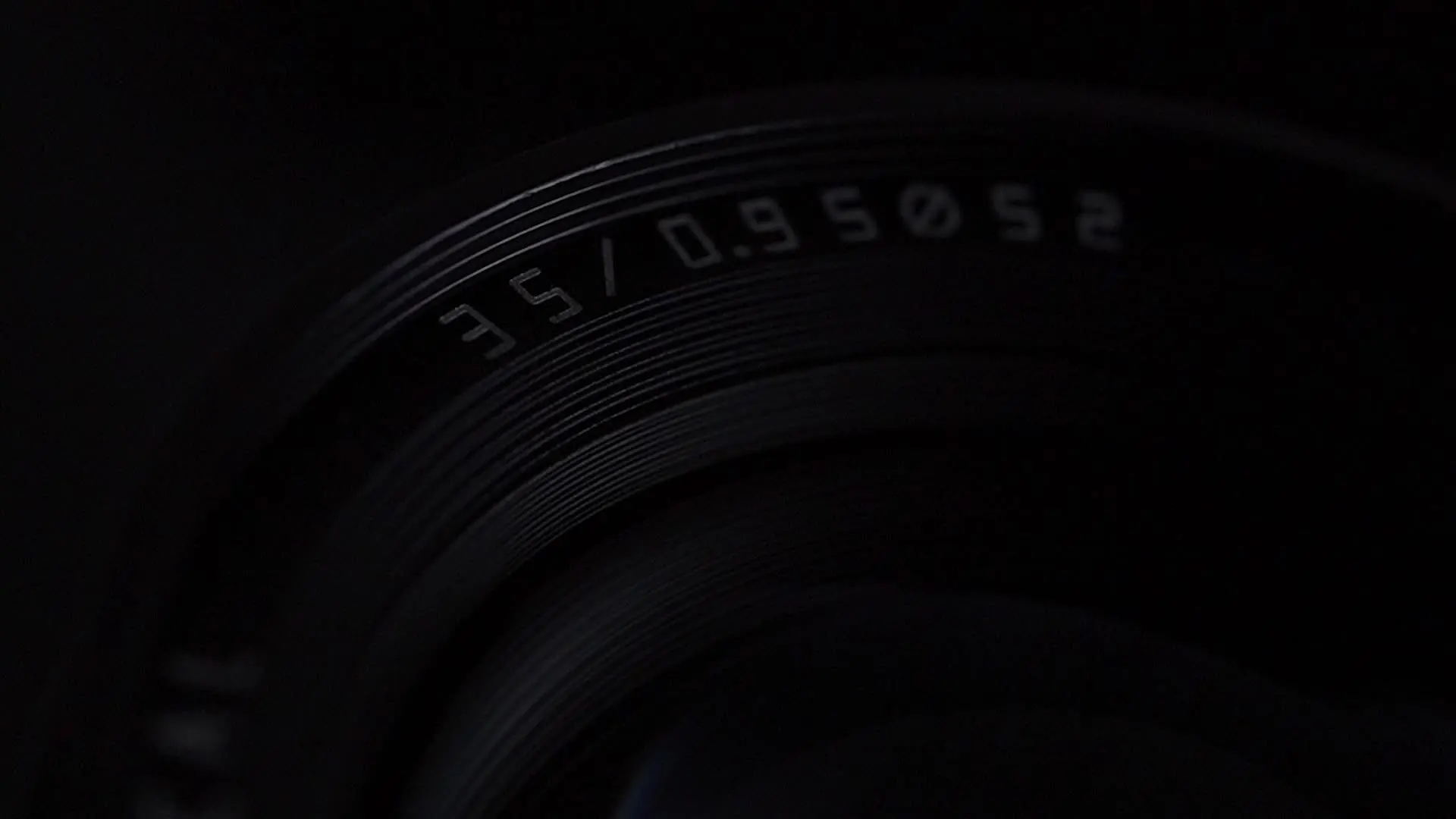 TTArtisan 35mm F0.95 APS-C Frame Large Aperture Manual Lens for Sony E Nikon Z Canon EOSR RF Panasonic Leica Sigma L Fuji X