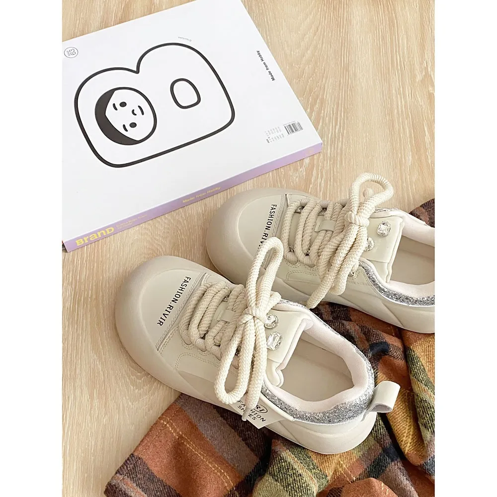 Solid Soft Sole Cute Women Casual Shoes 2024 Spring New Women Shoes Retro Beige Thick Sole Shoes Comfortable Fashionable 24-149