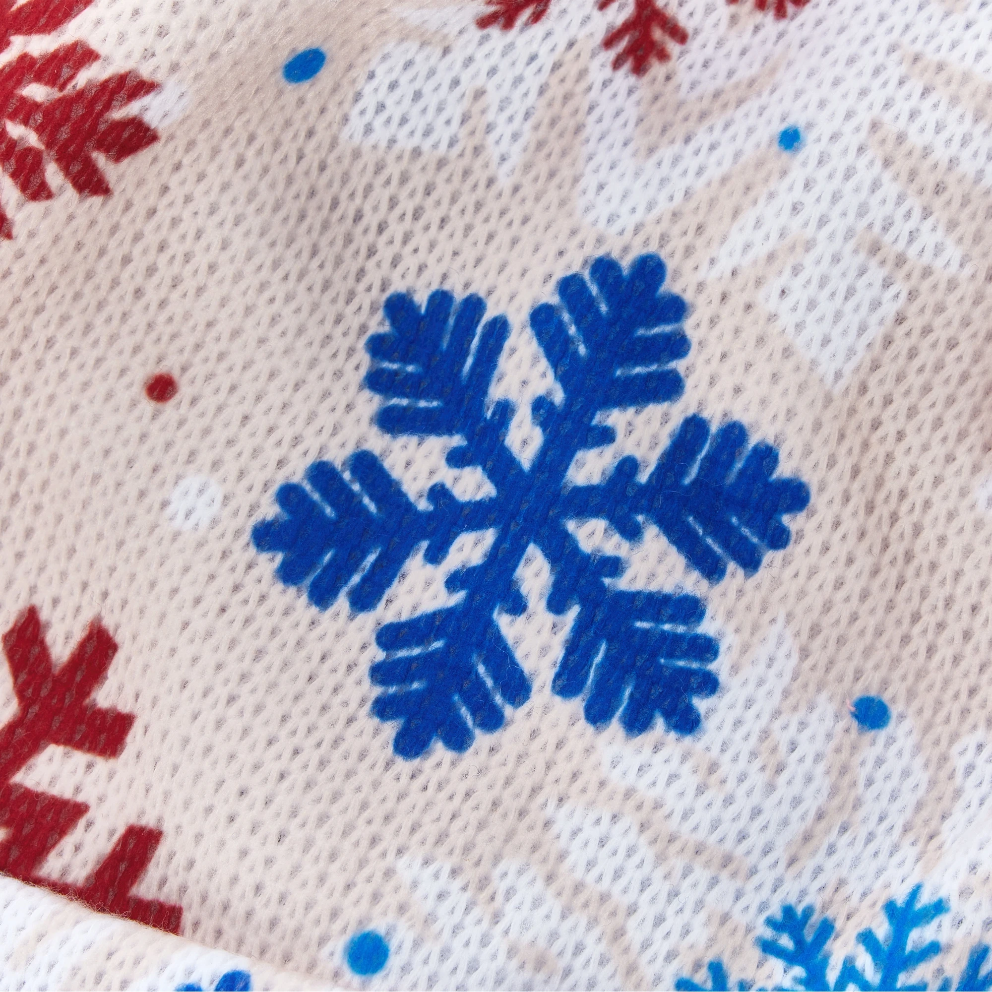 Christmas Knit Hat with Faux Fur Pom Pom and Festive Print - Stylish Beanie for Adults to Celebrate the Holidays