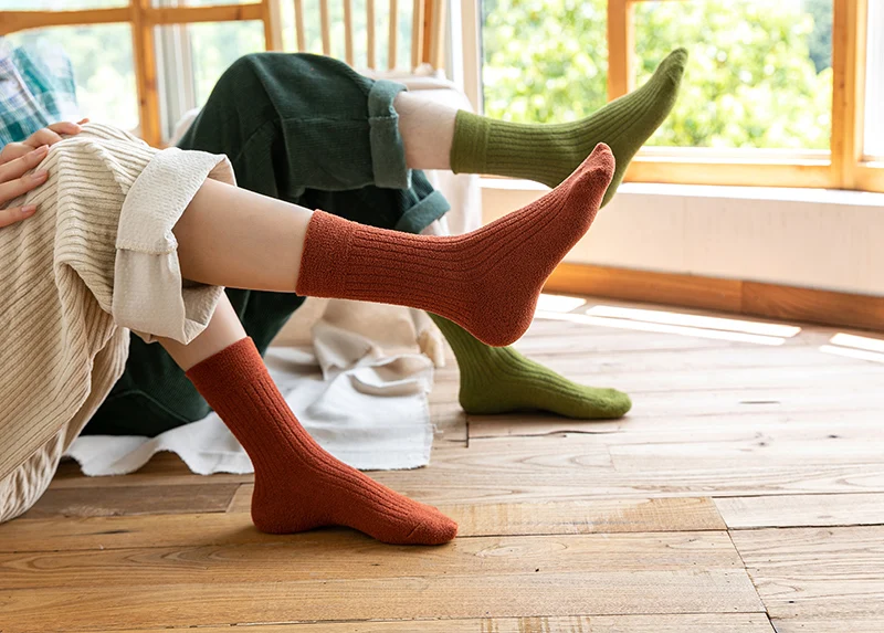Neue dicke warme Winter-Damensocken, Paare, Herrensocken, Korallensamt, weich, bequem, 7 Farben, freie Größe 37–43, 1 Paar – Detail 6