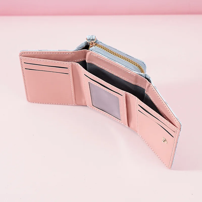 PlatiNum Tri-Fold Wallet Closure