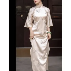 Vintage Beige Satin Stand Collar Floral Embroidery Slim Fit Cheongsam Dress High Quality Banquet Dress for Women Chinese Wedding