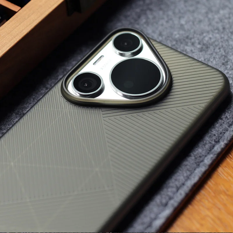 Ultra Slim Matte Geometric Anti-Fingerprint Case - Frosted Stripe Design