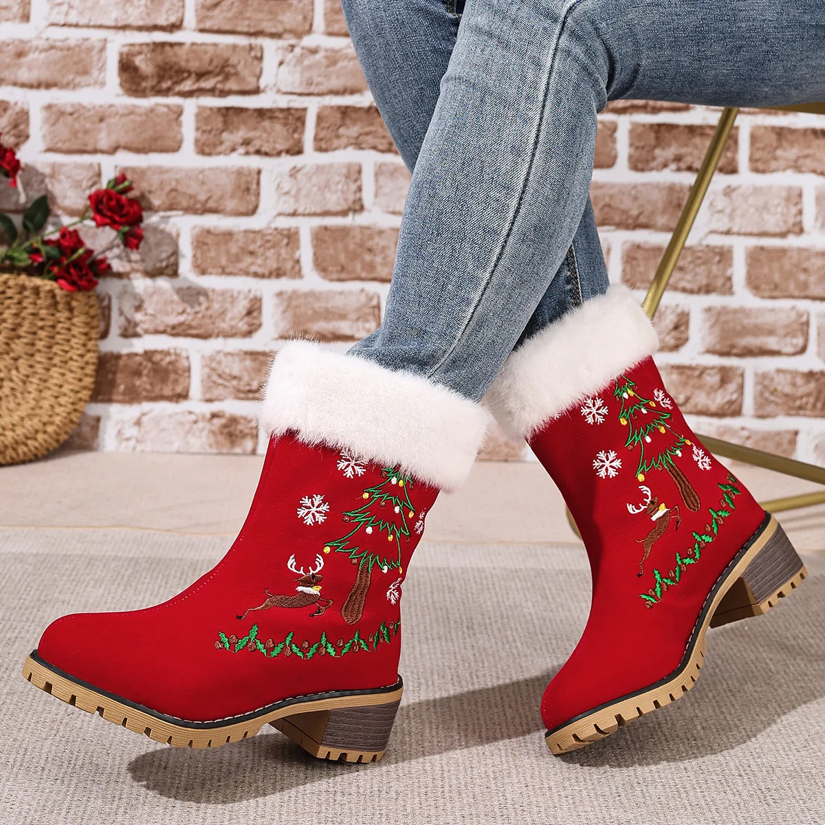 Women's Red Suede Winter Snow Boots With Fluffy Lining And Embroidery_voghion.com