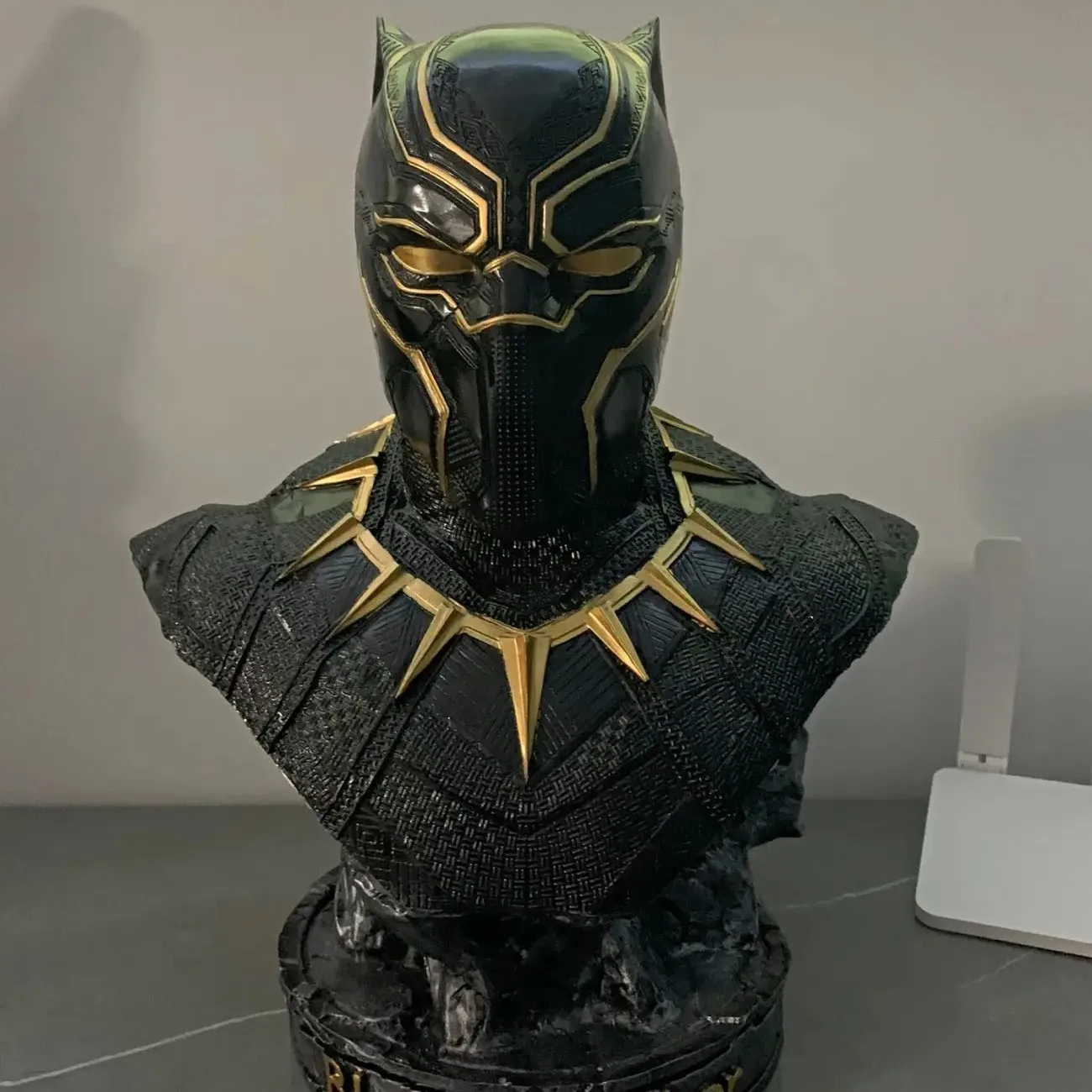 

Avengers 1:1 Iron Man Large Resin Peripheral Marvel Black Panther Bust Anime Figure Bust Living Room Ornament Children Toy Gifts