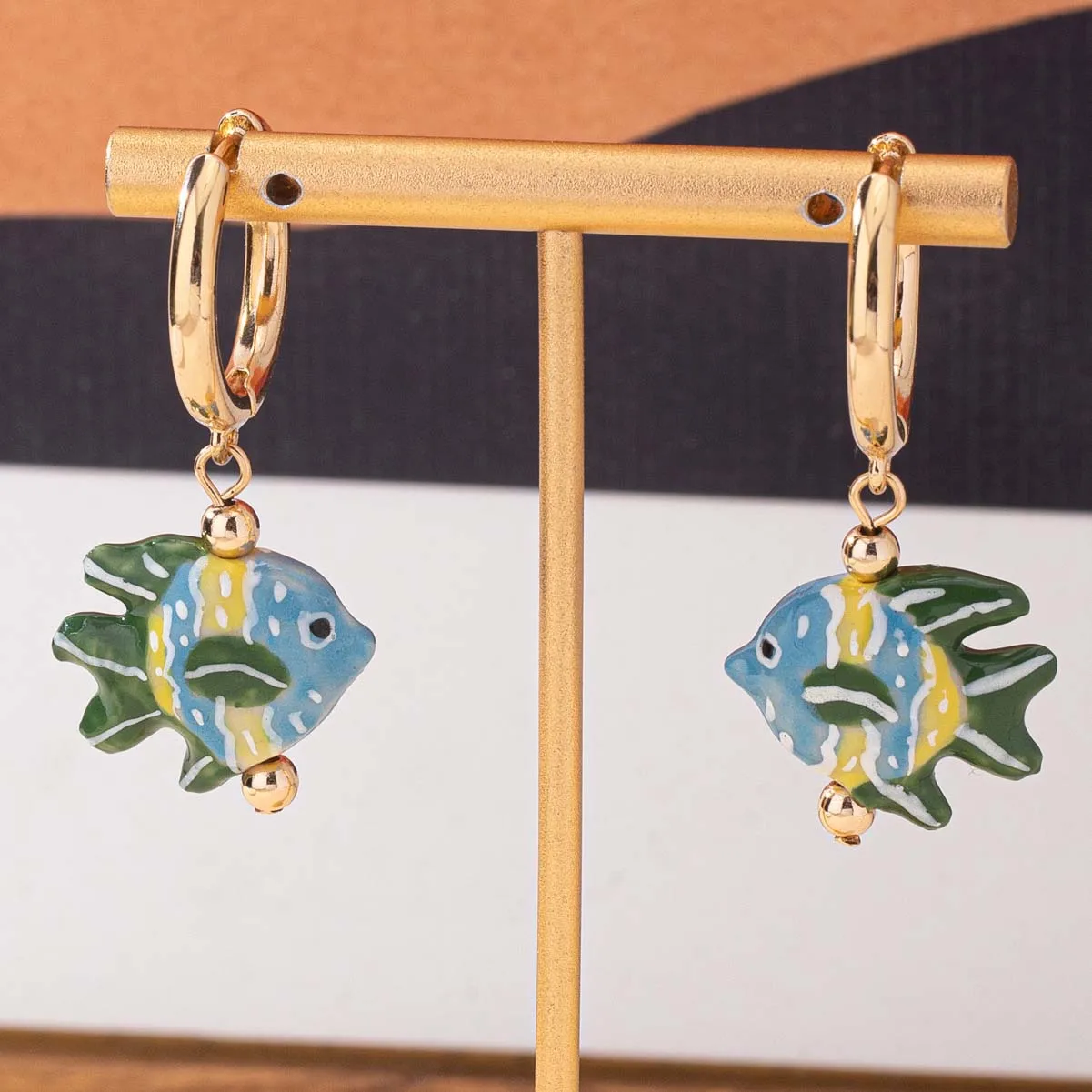 Ceramic Hand-painted Fish Dangle Earrings for Women Multicolour Tropical Fish Gold Color Circle Huggie Ear Hoop Charm Jewelry