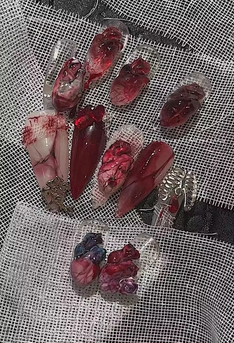 Description Picture 2 of item1pc Skull Heart  3D Acrylic Mold Nail Art Decorations  Nails DIY Design Silicone Decorated Halloween Templates Nails  Mold