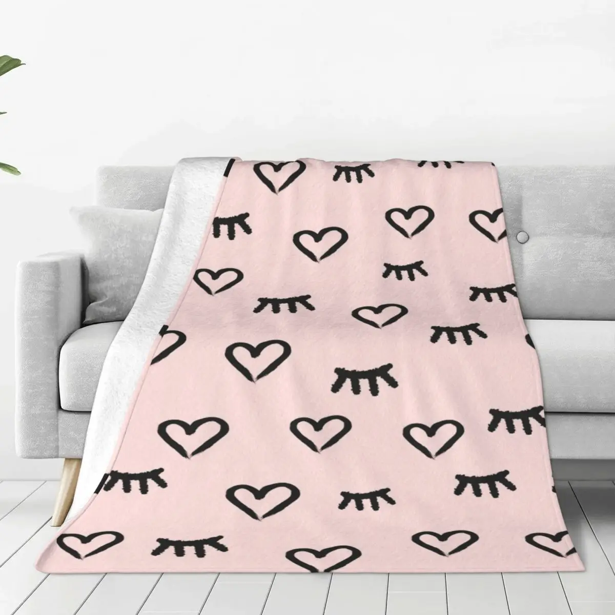 

Hearts Closed Eyes Pattern Flannel Throw Blankets Pink Lashes Blanket for Bedding Couch Lightweight Thin Bedding Throws