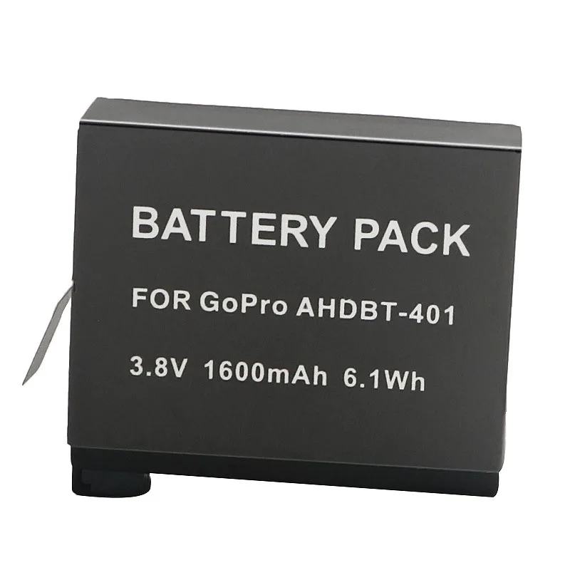 Batterie insérée dans une GoPro Hero 12, prête à filmer avec autonomie étendue.