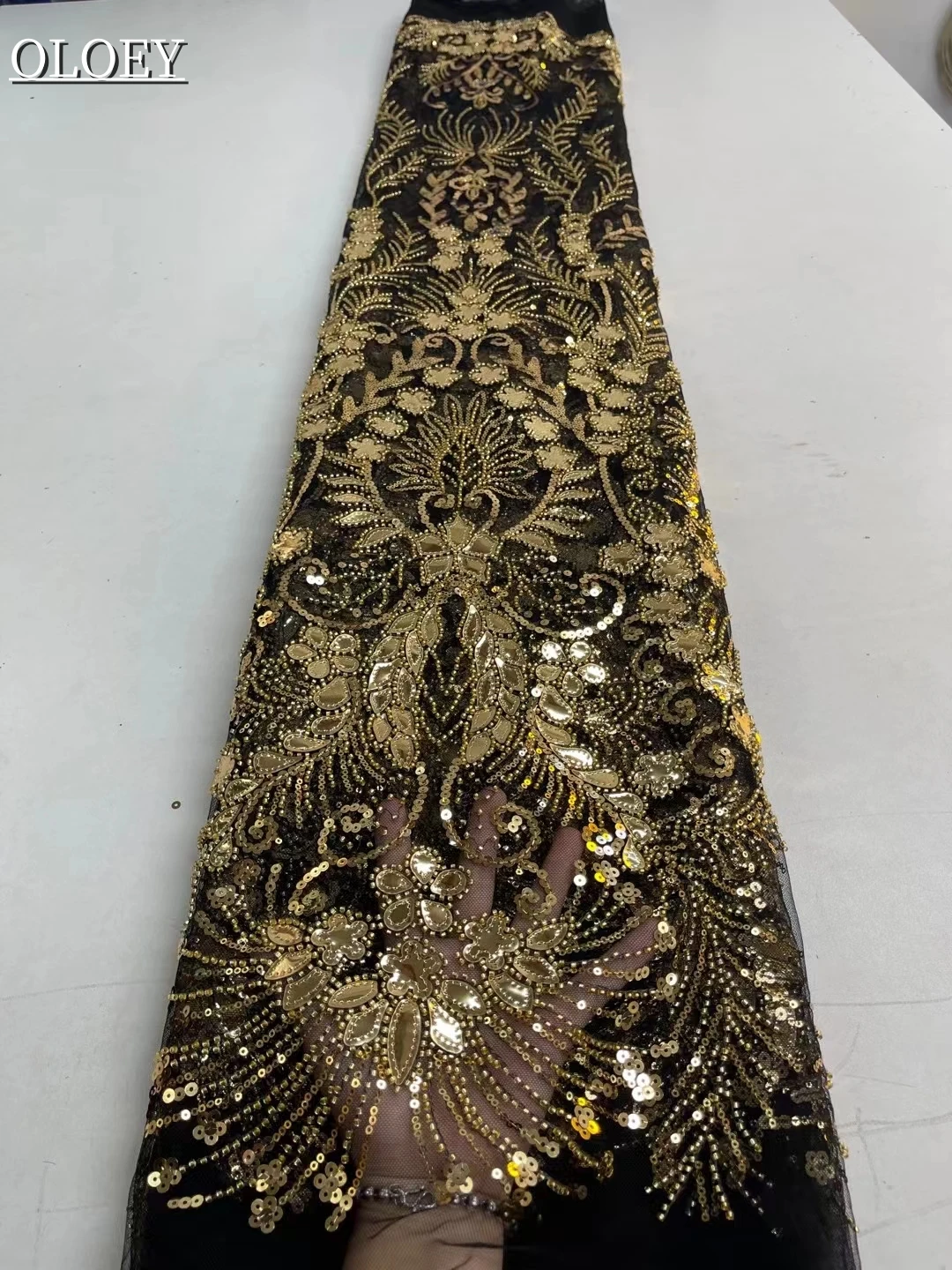 

Hing-End Luxury French Large Beaded Embroidery Lace Fabric African Nigerian With Sequins Fabric For Wedding Dress