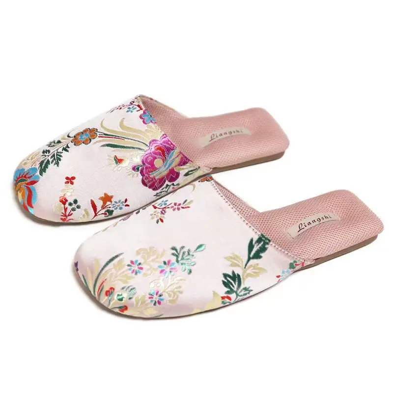 New Women's Four Seasons Baotou Satin Embroidered Flat Sole