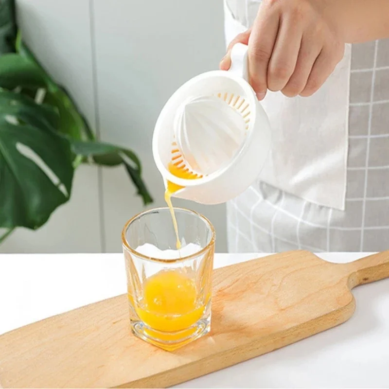Plastic Manual Orange Juicer Kitchen Orange Lemon Squeezer Portable Citrus Juicer Multifunction Fruit Kitchen Accessories Lemon Squeezer Juice Squeezer Fruit Juicer