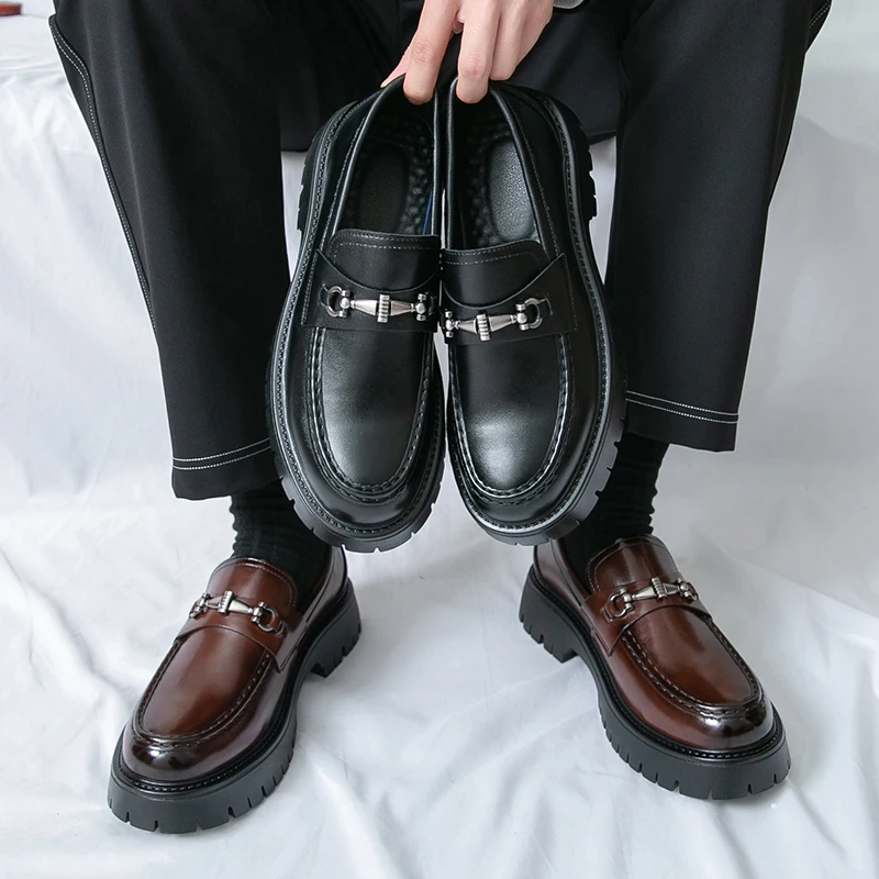 أحذية رجالية جديدة كاجوال بدون رباط ذات نعل سميك لزيادة الطول، أحذية جلدية أنيقة للأعمال، أحذية رسمية للرجال للارتداء الخارجي