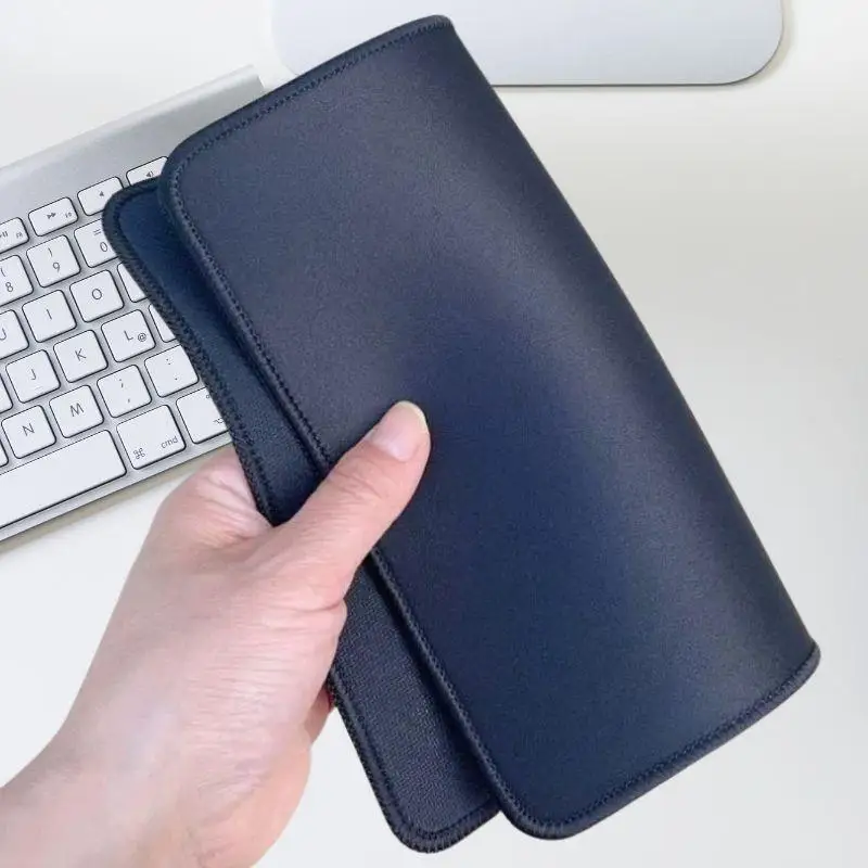 Black Non-Slip Rubber Mouse Pad - Enhanced Comfort and Grip for Gaming and Office Use (180x220x1.5MM)