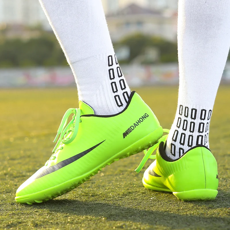 Original Mens Soccer Shoes Society Professional Turf Shoes Football Teenager Indoor Futsal Unisex Sneakers chuteiras de campo