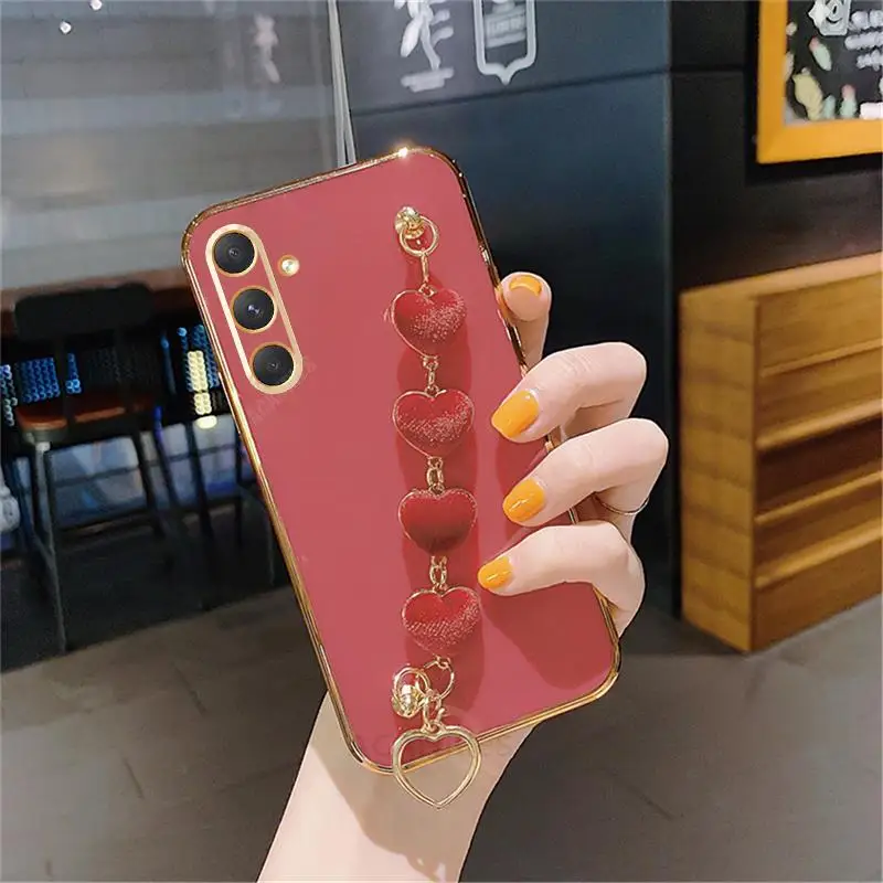 Elegant Love Heart Bracelet Plating Case - Luxury Chain Cover