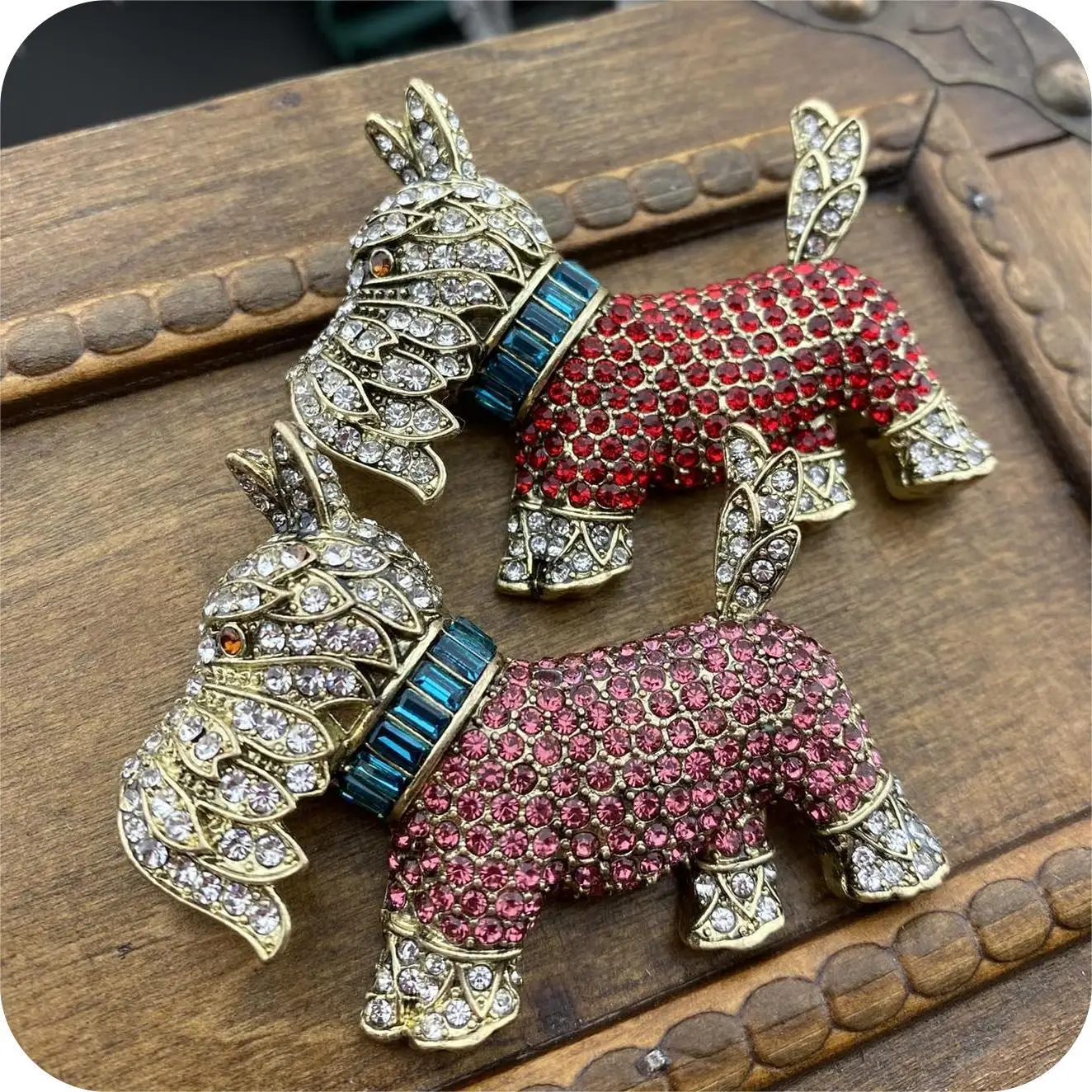 Vintage Zircon Inlaid Stylish Versatile Dog brooch