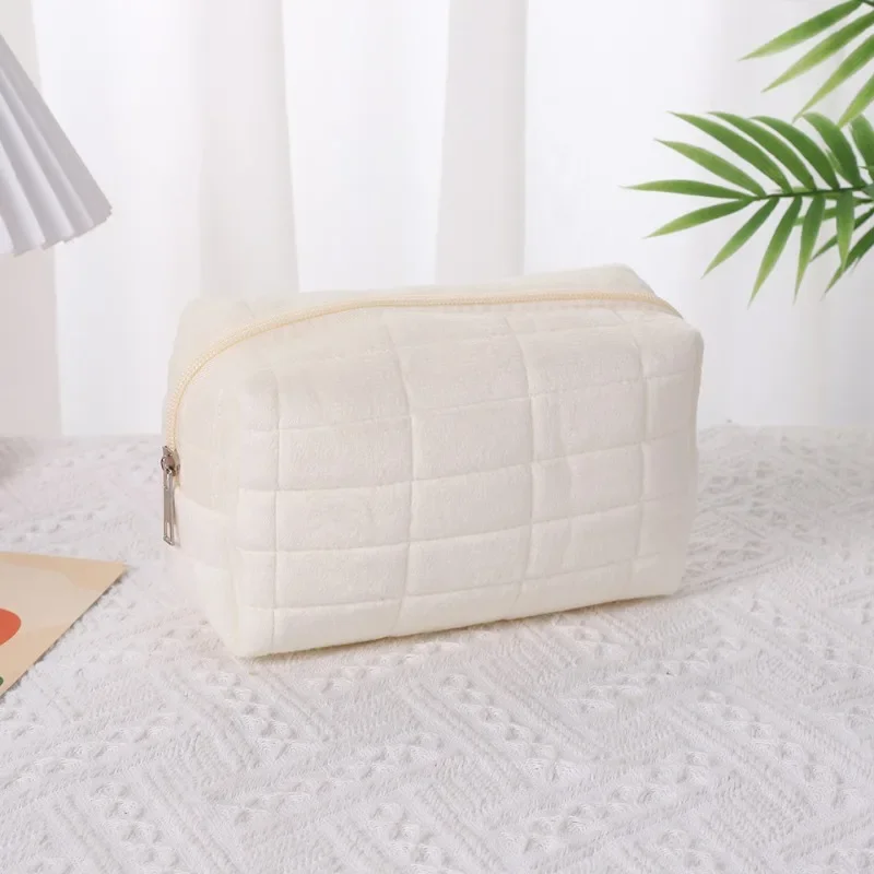 Cosmetic Bag Plush Makeup Pouch Large Capacity Travel Toiletry Bag Organizer Storage Female Travel Wash Pouch