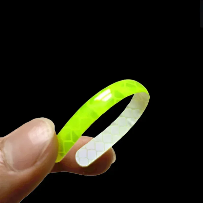 10-40PCS 자동차 휠 허브 반사 스티커 타이어 반사 스트립 야간 운전용 발광 자전거 오토바이 휠 스티커 데칼