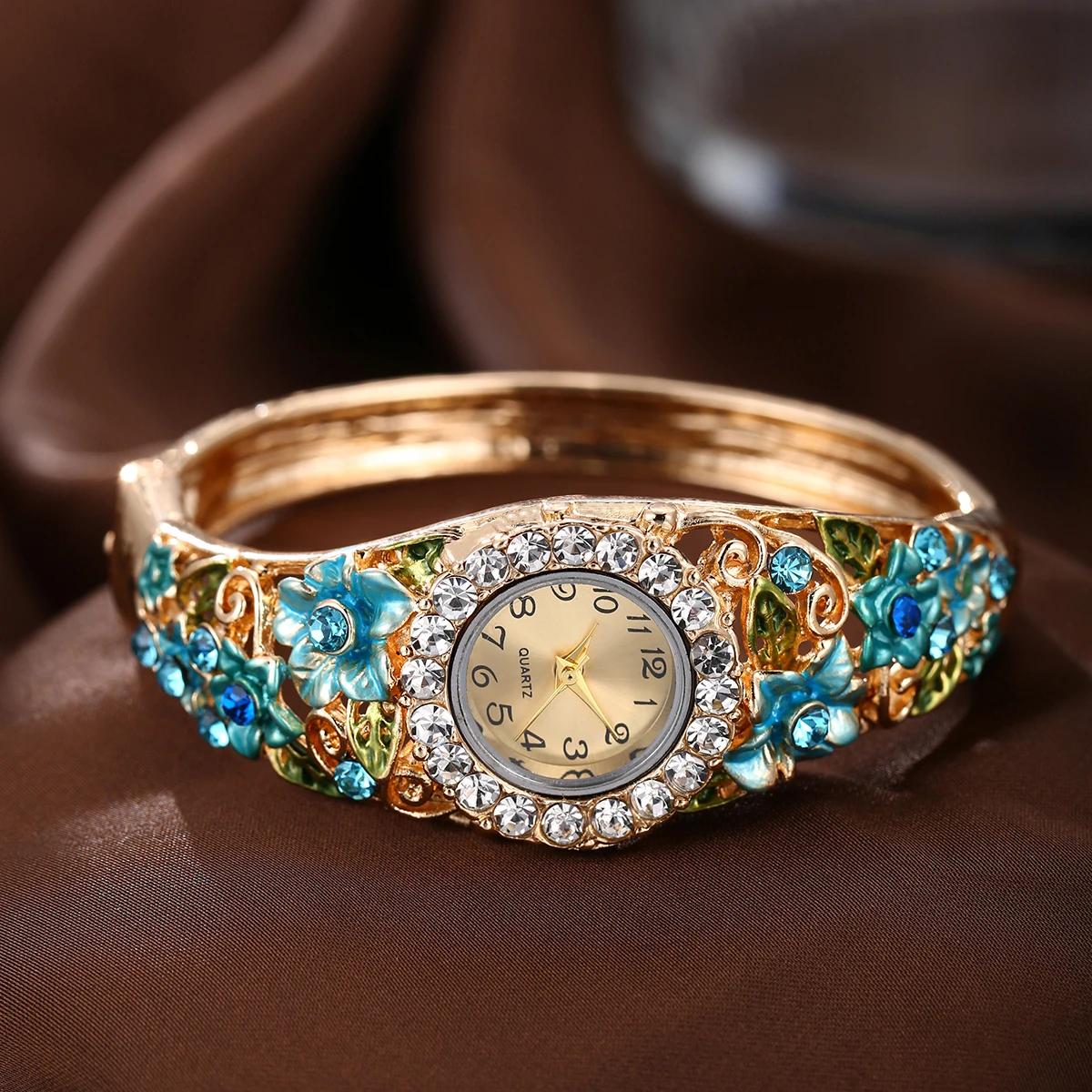 5pcs trendy women's court style 3D flower diamond inlaid versatile bracelet watch 3