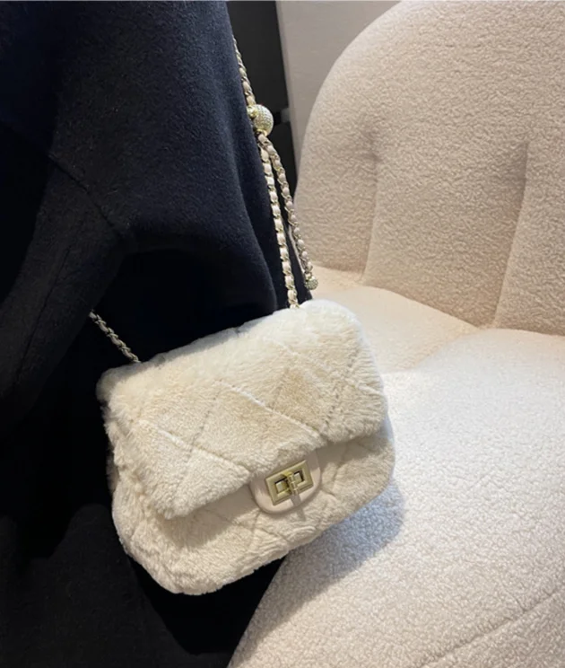 dames 2024 nieuwe kettingstijl diamant raster enkele schouder crossbody pluche tas_voghion.com