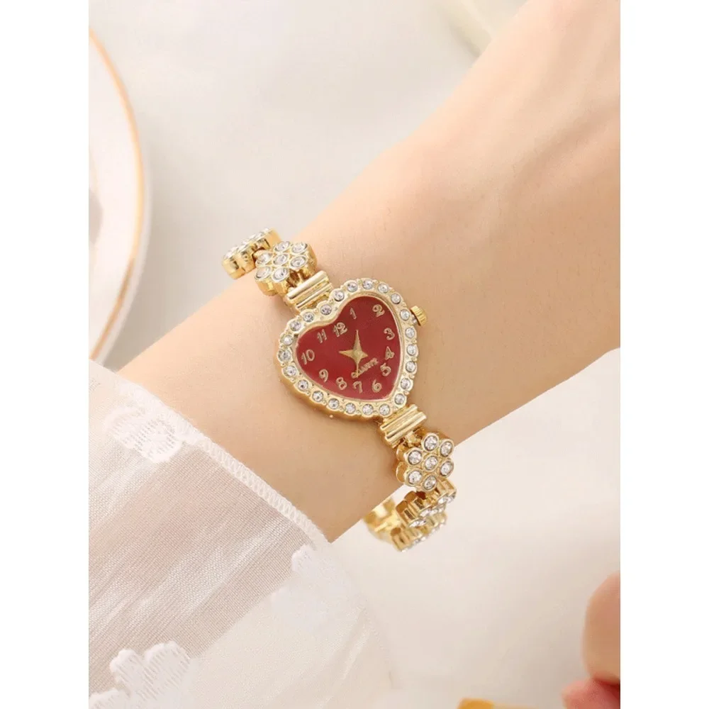 Flower shaped diamond inlaid heart-shaped women's watch, niche fashion, female student bracelet, quartz watch set