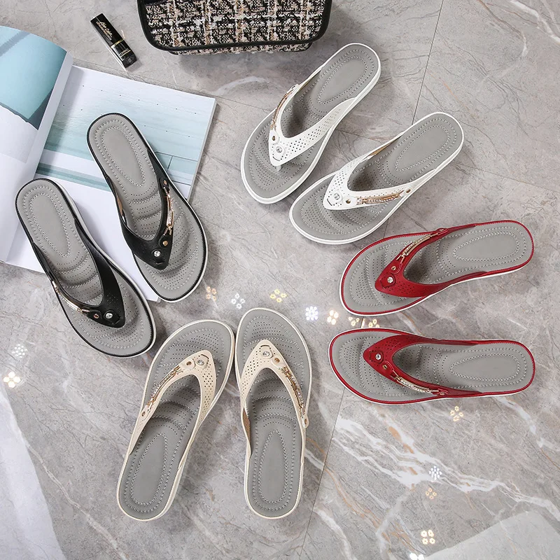 2023 Women's Slippers Summer New Fashion Metal Button Slides Shoes Wedge Beach Sandals Women Outside Platform Leisure Flip Flops — view 6