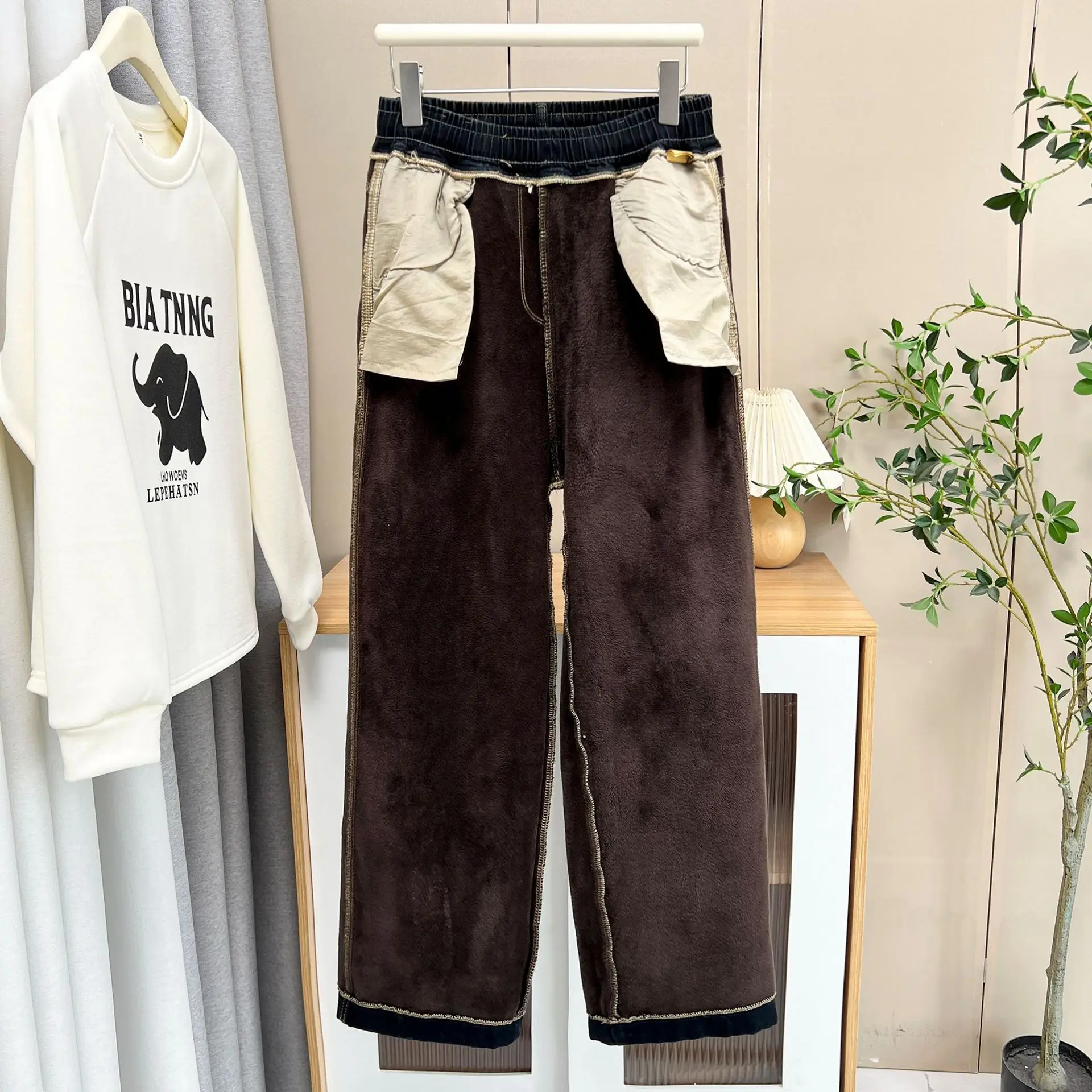 XXXXL Fashion Plus Size Women's Jeans New Winter Style three-dimensional Decorative Fleece Warm Straight Leg Trousers 286