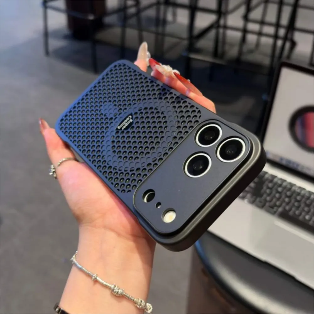 Luxury Honeycomb Cooling Magnetic Wireless Charging Frameless Armor Phone Case with Plating Design