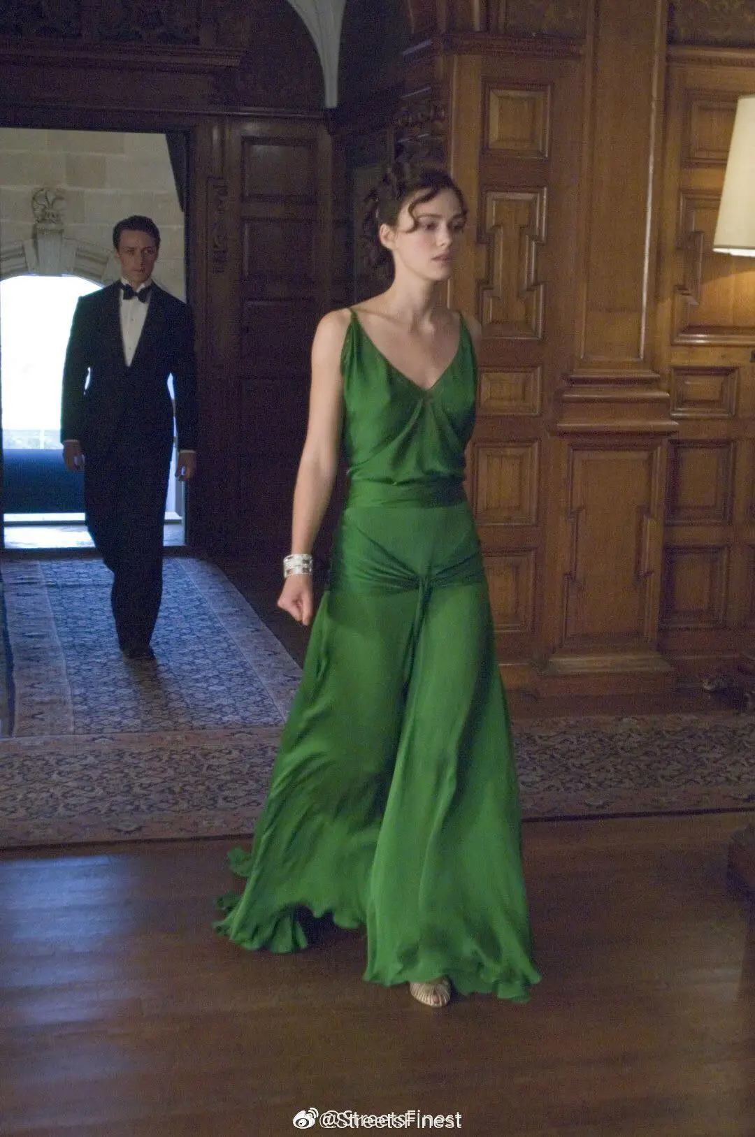 

Movie Atonement Same Green Long Dress Gorgeous Silk Satin Retro Large Backless Sling Dresses Vacation Style Elegant Sexy Woman