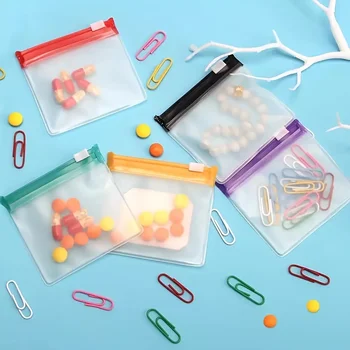 Set di 7 Bustine Portapillole Riutilizzabili con Cerniera, Organizzatore per Medicinali in 7 Colori, Bustine Trasparenti Autosigillanti per Viaggi