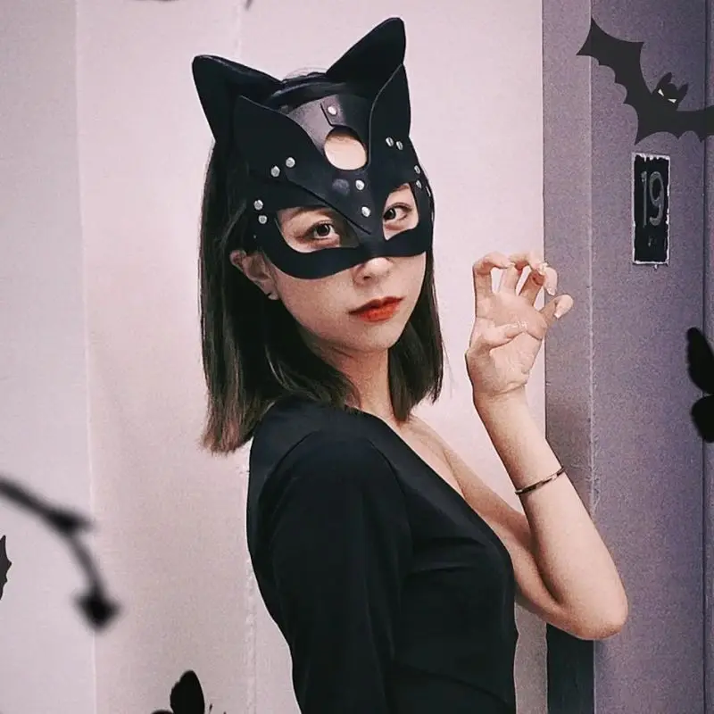 

Women Faux Leather Masquerade Mask Sexy Fashion Black Goth Cat Halloween Costumes Mardi Gras Animal Cosplay Half Face Mask Rivet
