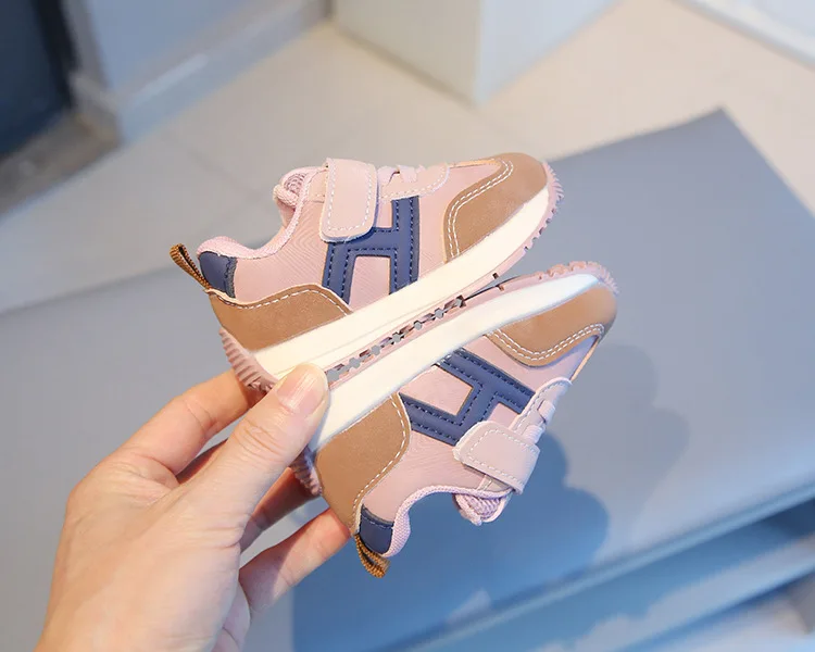 Zapatos Deportivos para Niños, Transpirables, Antideslizantes, Cómodos, Ligeros, con Cierre de Velcro, Suela Suave, para