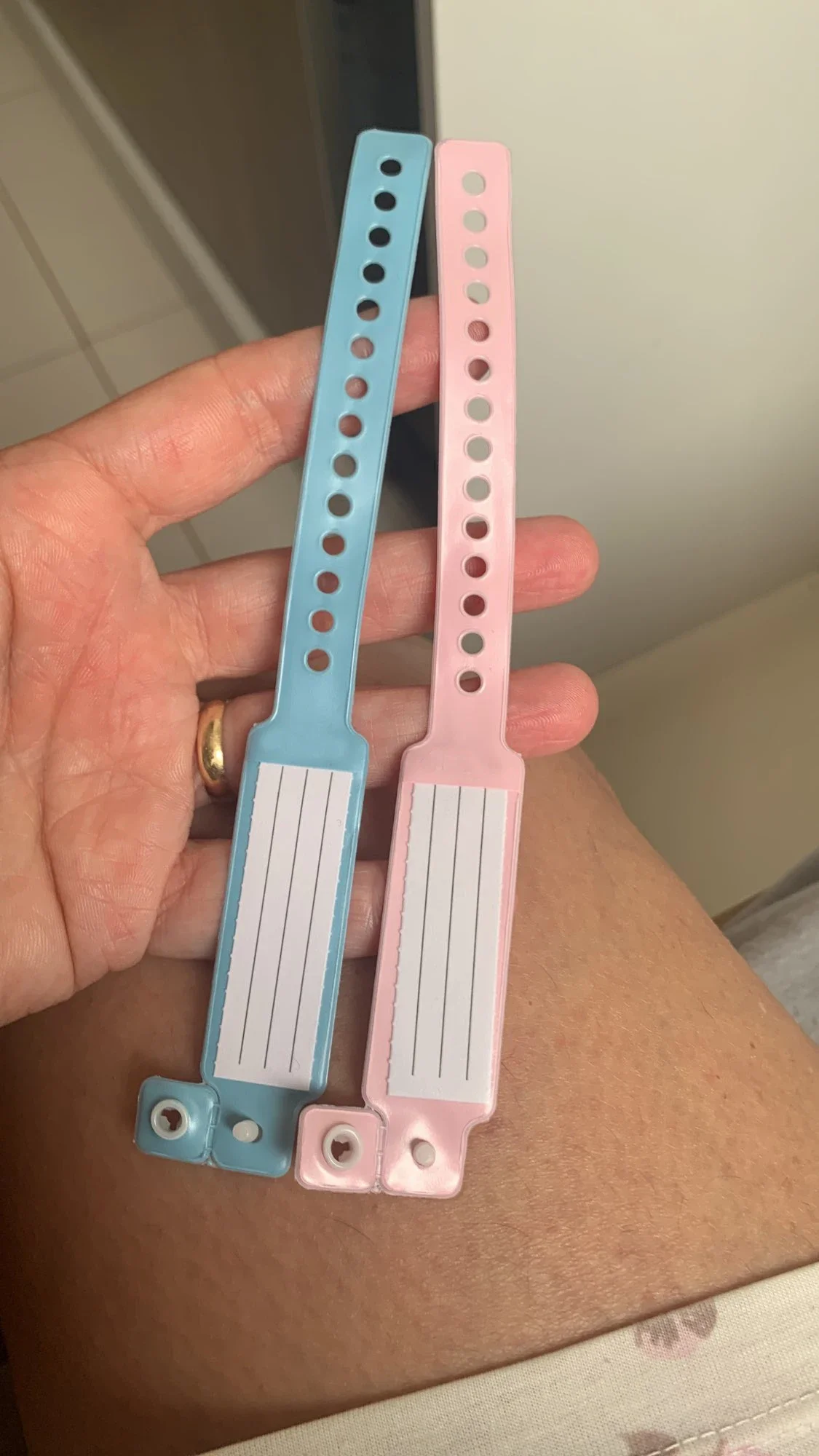 

Adjustable Reborn Baby Doll Kit Wristbelt Blue and Pink Colors Can Be Handwritten Newborn Bracelet for Reborn Doll
